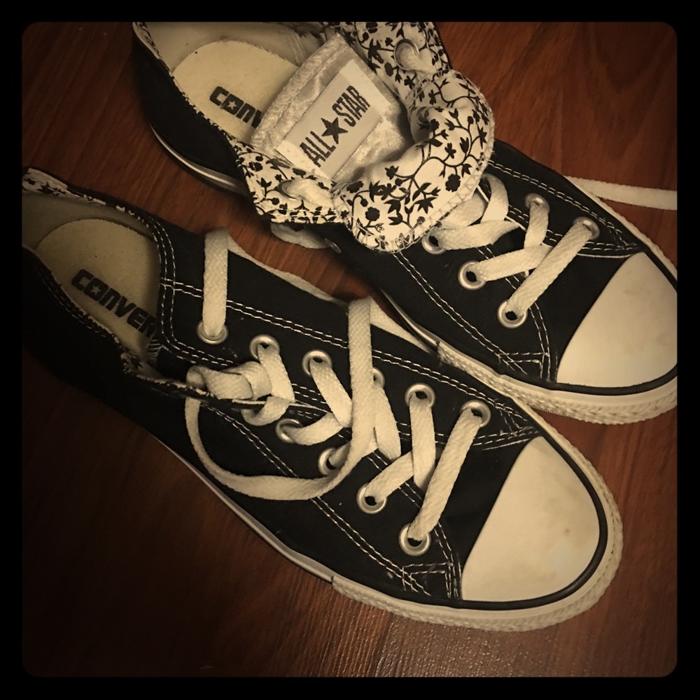 Black w optional flower print Converse